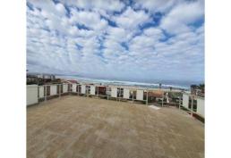 hermosa casa en la playa de tres pisos