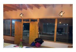 PARCELA CON VANGUARDISTA CASA EN EL TOTORAL