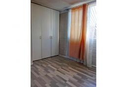 SE VENDE HERMOSA CASA PAREADA (2 pisos)