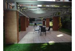 Vendo excelente Departamento de 2 dormitorios en Pleno Centro Financiero de Las Condes