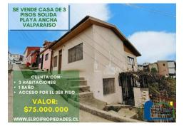 SE VENDE CASA SOLIDA DE 3 PISOS