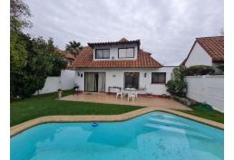 EN LA REINA HERMOSA CASA EN VENTA