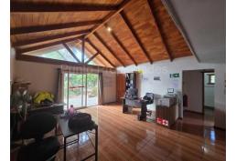 Se Vende Propiedad con Casa en terreno de 933 m2, comuna Isla De Maipo