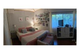 Amplia casa en Villa Triana