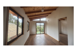 VENDE CASA NUEVA, HERMOSA Y ACOGEDORA EN LAS CRUCES - COMUNA EL TABO