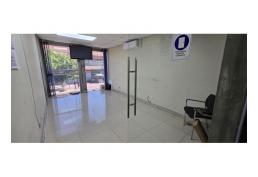 Se Arrienda Propiedad con Oficinas y Bodegas Comerciales