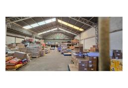 Se Arrienda Propiedad con Oficinas y Bodegas Comerciales