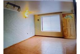 SE VENDE O ARRIENDO CASA DE UN PISO PARADERO 8 PAJARITOS MAIPU