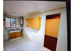 SE VENDE O ARRIENDO CASA DE UN PISO PARADERO 8 PAJARITOS MAIPU