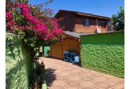 hermosa casa en barrio con alra plusvalia