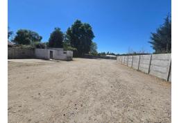 Se Arrienda Terreno En Centro De La Comuna De