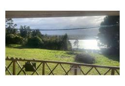 Propiedad versátil con bosque y acceso al mar