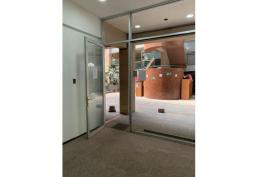 Local comercial a pasos del metro Manquehue