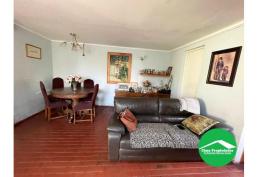 ¡Pie en cuotas! Casa Esquina, Amplia, en Avenida, Hermoso Jardín