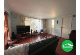 ¡Pie en cuotas! Casa Esquina, Amplia, en Avenida, Hermoso Jardín