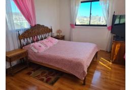 CASA DE 3 PISOS EN CERRO LOS PLACERES