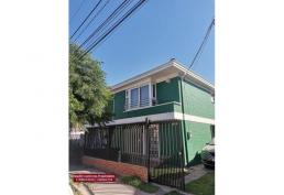 Invierte en Lomas de Mirasur, casa verde 2 pisos