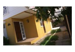 CASA DE DOS PISOS INDEPENDIENTE  BARRIO NORTE