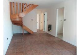 CASA DE DOS PISOS INDEPENDIENTE  BARRIO NORTE