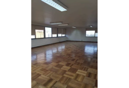 Arriendo Excelente Oficina de 260 m2 Clásica Frente al Parque Forestal