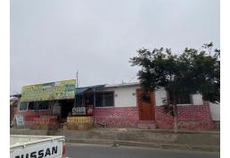 Venta Casa Grande/ Local Comercial Incluido - Centro Huasco