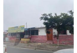 Venta Casa Grande/ Local Comercial Incluido - Centro Huasco