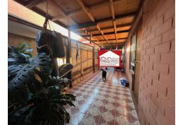 SE VENDE ACOGEDORA CASA, COMUNA QUILICURA.