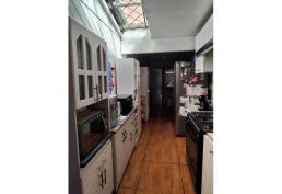 Venta amplia y Luminosa Casa en Peñalolén: 5D 2B Amplia, Céntrica y con Excelente Distribución