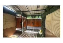 VENDE CASA DE DOS PISOS EN EL BOSQUE