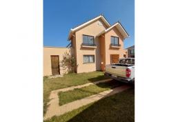 hermosa casa en condominio, central, ciudad satélite