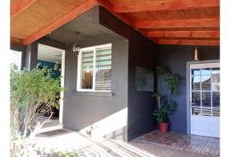 Remodelada con piscina, para vivir relajadamente con los Suyos