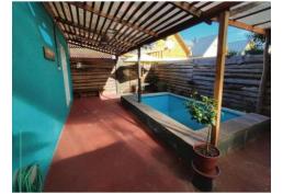 Remodelada con piscina, para vivir relajadamente con los Suyos