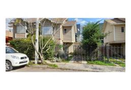 REBAJADA! VENDO CASA PEÑALOLEN CON PISCINA AMPLIO PATIO EXCELENTE CONECTIVIDAD