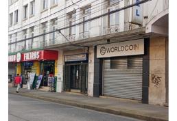 Céntrico Local calle Serrano, apropiado para distintos usos.