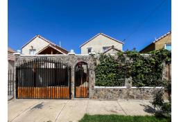 CASA EN VENTA EN PUERTAS DEL MAR, LA SERENA.