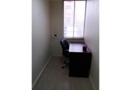 Metro Pedro de Valdivia oficina 4privados y 1 recepcion