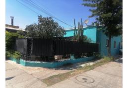Vendo casa esquina Av. lazo PAC