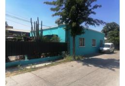 Vendo casa esquina Av. lazo PAC