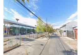 Frente Supermercado Tottus, sector céntrico, gran actividad.