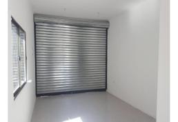 Frente Supermercado Tottus, sector céntrico, gran actividad.