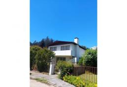 Casa en Pedro de Valdivia 4D2B3E, sector residencial.