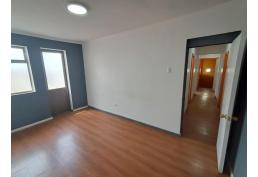 Amplia Oficina, 5privados, 2 baños, ubicada en calle Brasil