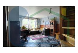 Amplia casa de dos pisos en sector residencial – Belloto 2.000