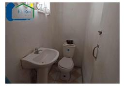 Amplia casa de dos pisos – Cerro San Juan De Dios