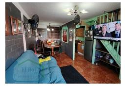 CASA DE DOS PISOS EN EXCELENTE SECTRO