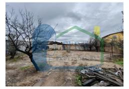 TERRENO PLANO CON CASA DE CONTRUCCION SOLIDA PARA REMODELAR