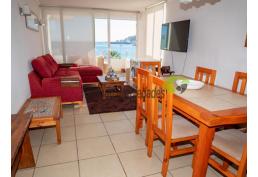 ¡Vive frente al mar en La Herradura! Departamento amoblado en primera línea. 4.800 UF
