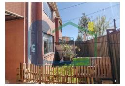 Casa de Dos Pisos con Amplio Patio – Quilpué