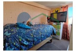 Casa de Dos Pisos con Amplio Patio