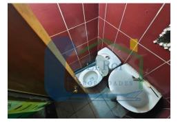 Se venden 4 locales comerciales independientes